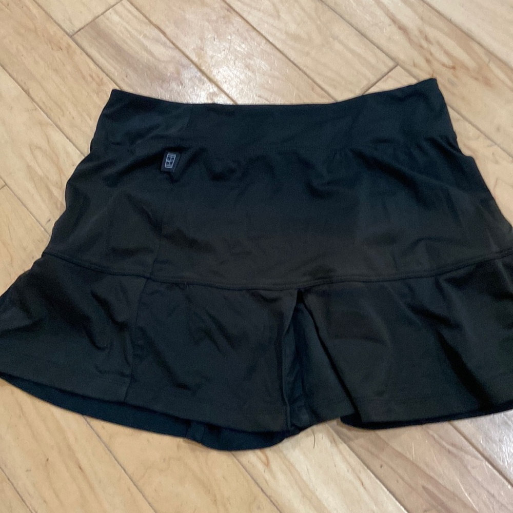 Nike drifit black xs skirt with short liner